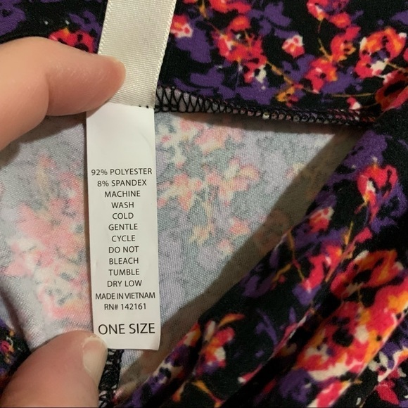 LuLaRoe Soft Knit Casual Purple Multicolor Floral Print Leggings. One Size - Picture 4 of 10